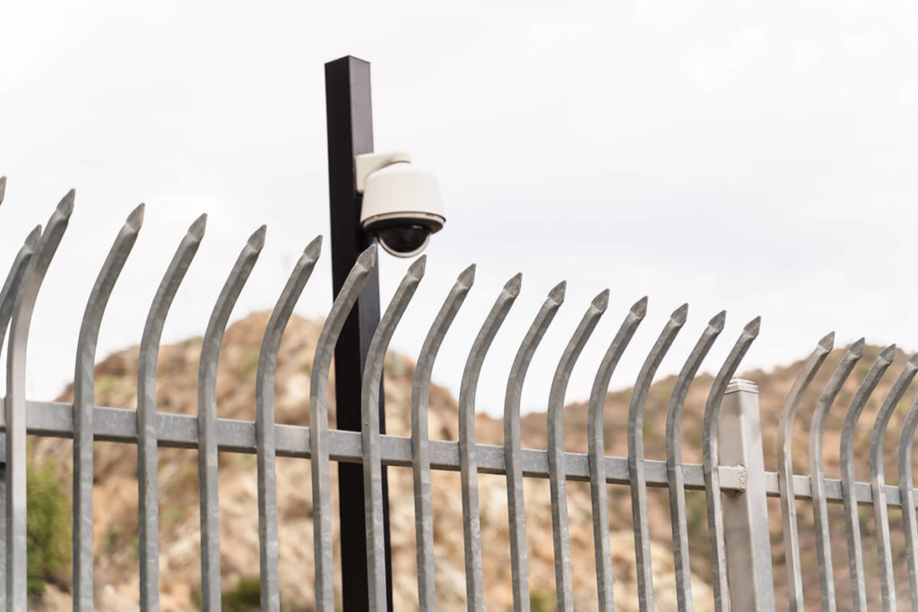 Advantages of custom commercial fencing solutions for unique properties